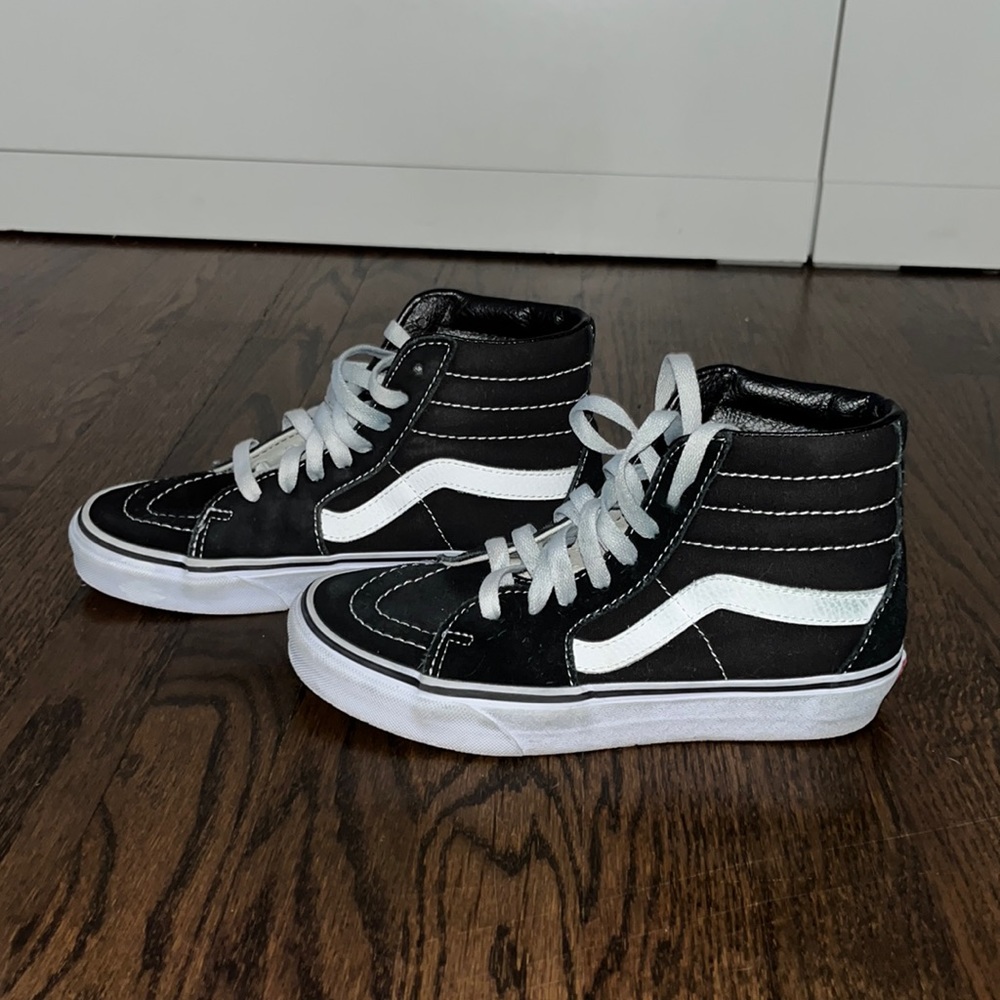 High top vans black and white